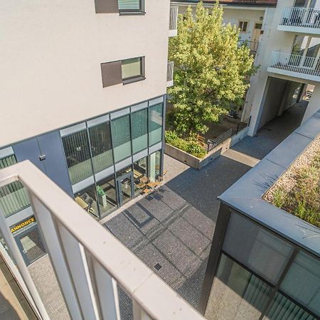 Apartment Karel With Garage Parking Прага Экстерьер фото