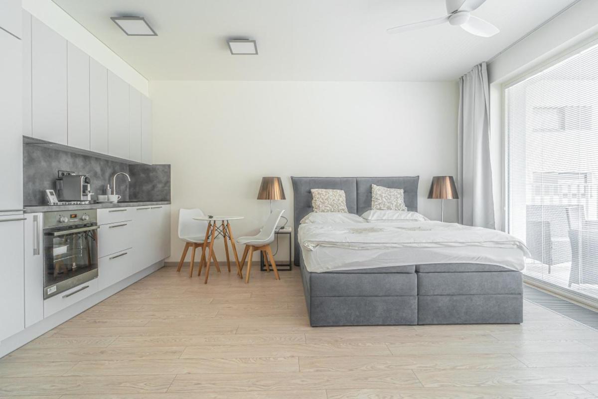 Apartment Karel With Garage Parking Прага Экстерьер фото